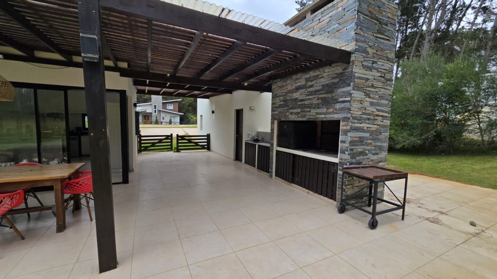 CASA EN VENTA EN COSTA ESMERALDA 3 DORMITORIOS