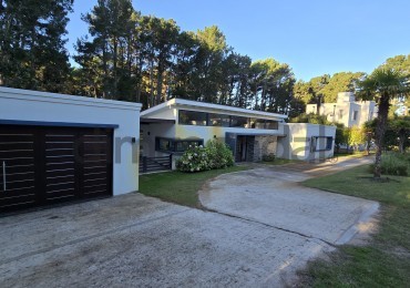 CASA EN VENTA EN COSTA ESMERALDA 3 DORMITORIOS